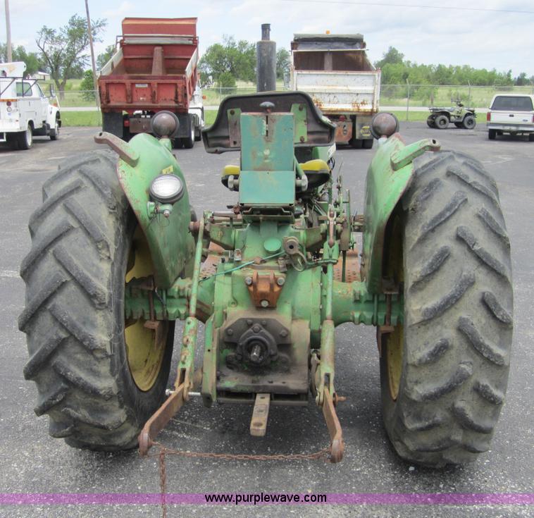 image for item 3740 John Deere 820 tractor