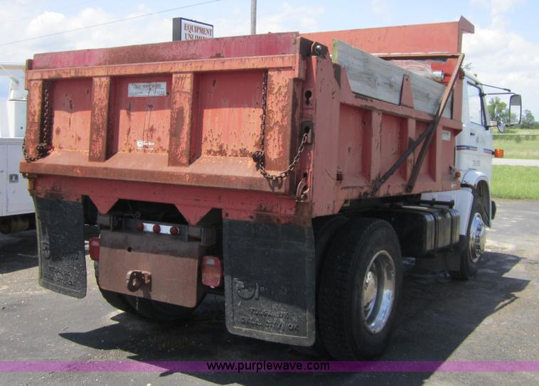 image for item 3742 1991 Peterbilt 265 dump truck