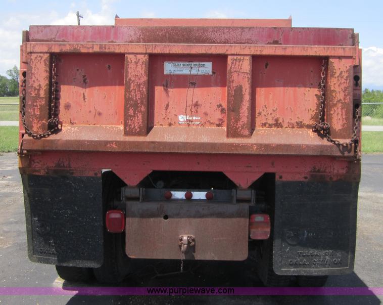 image for item 3742 1991 Peterbilt 265 dump truck