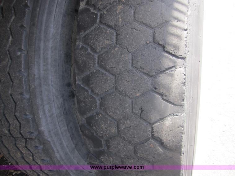 image for item 3742 1991 Peterbilt 265 dump truck