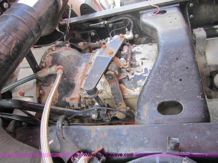 image for item 3742 1991 Peterbilt 265 dump truck