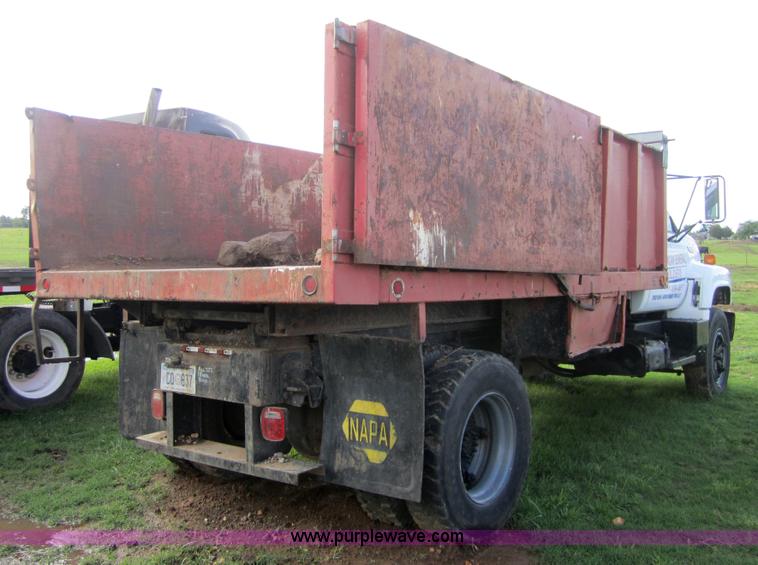 image for item 3745 1993 GMC Topkick truck