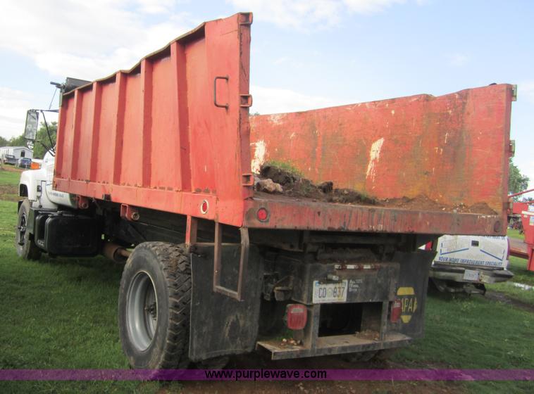 image for item 3745 1993 GMC Topkick truck
