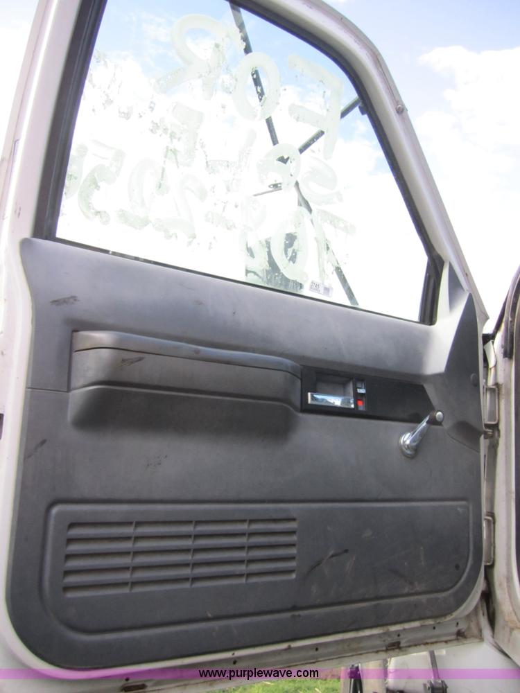 image for item 3745 1993 GMC Topkick truck