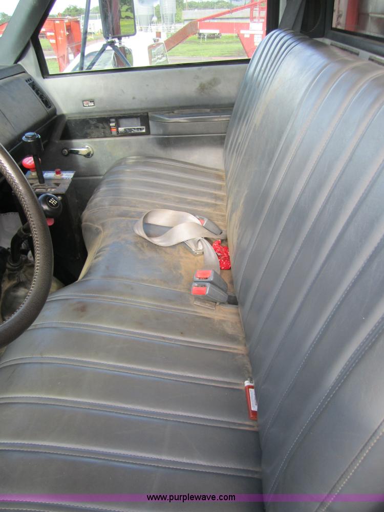 image for item 3745 1993 GMC Topkick truck