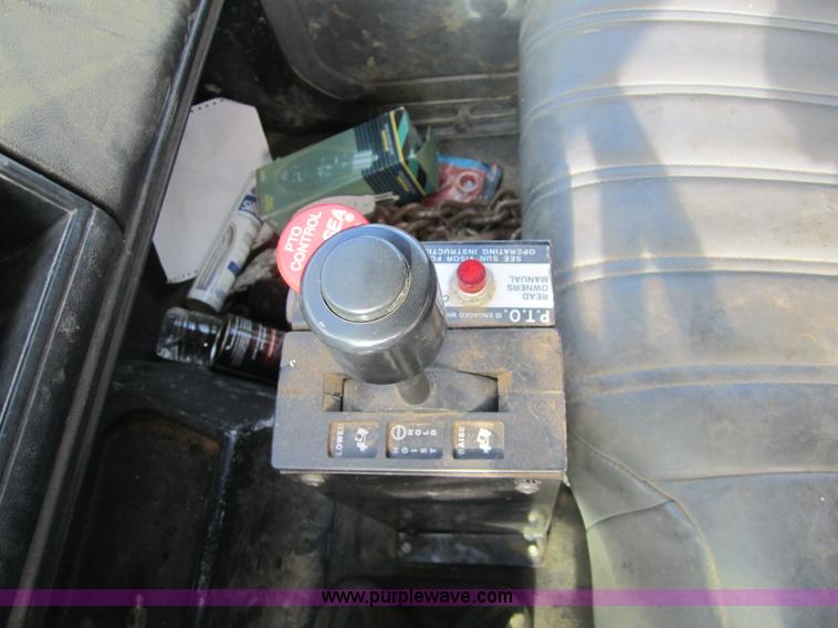 image for item 3745 1993 GMC Topkick truck