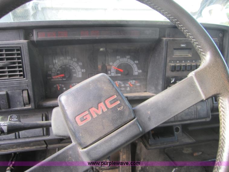 image for item 3745 1993 GMC Topkick truck