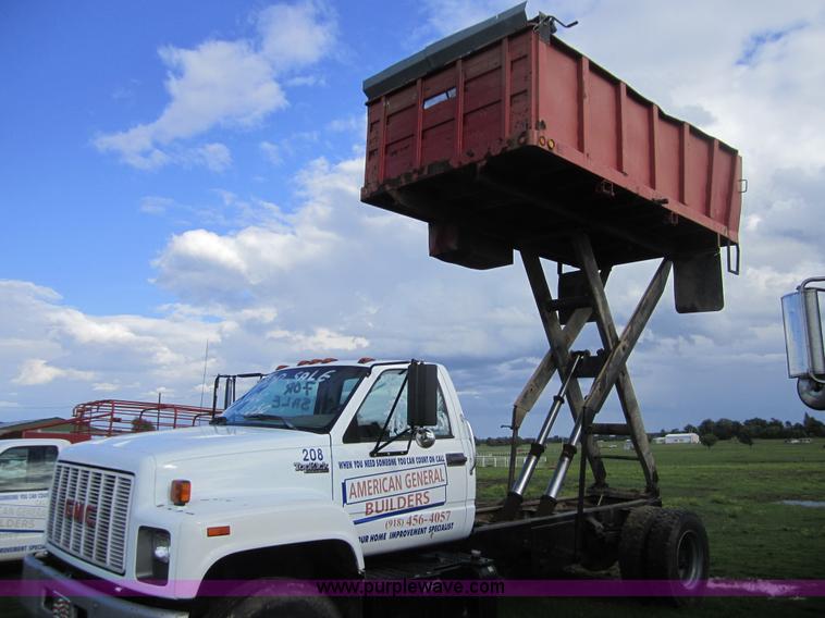 image for item 3745 1993 GMC Topkick truck