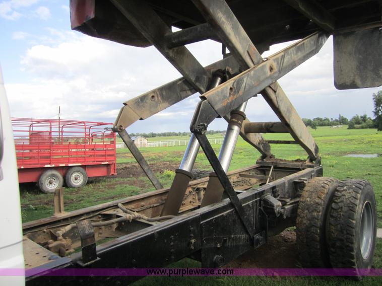 image for item 3745 1993 GMC Topkick truck