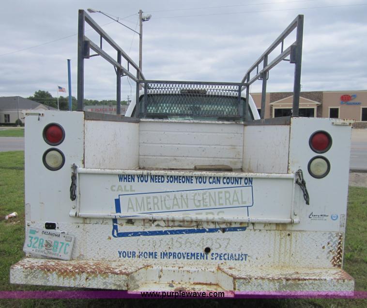 image for item 3746 1999 Chevrolet C2500 pickup truck