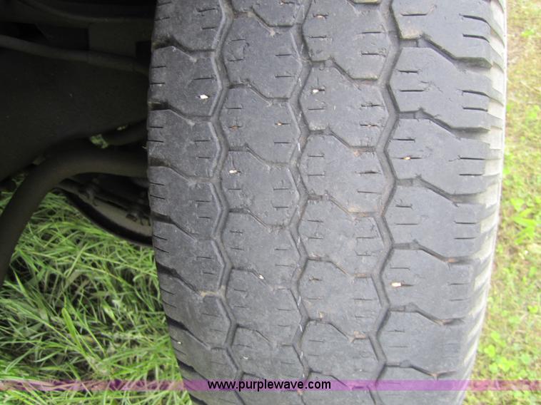 image for item 3746 1999 Chevrolet C2500 pickup truck