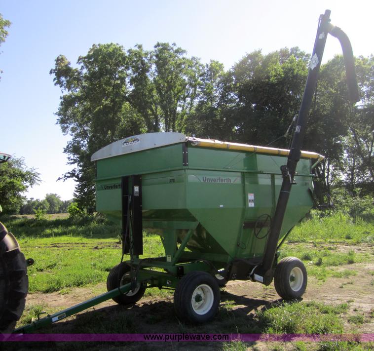 image for item 3753 2007 Unverferth gravity box