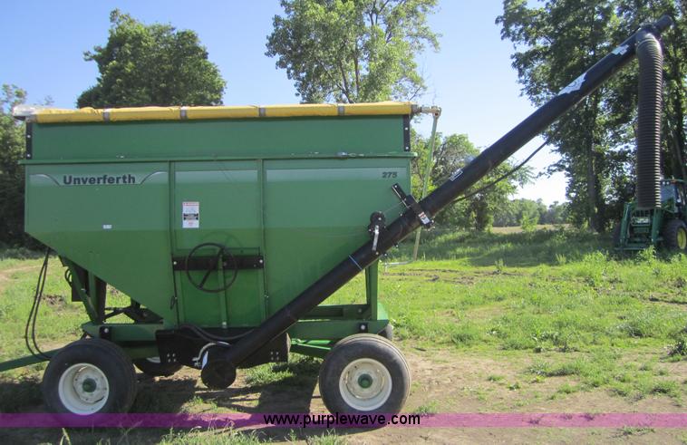 image for item 3753 2007 Unverferth gravity box