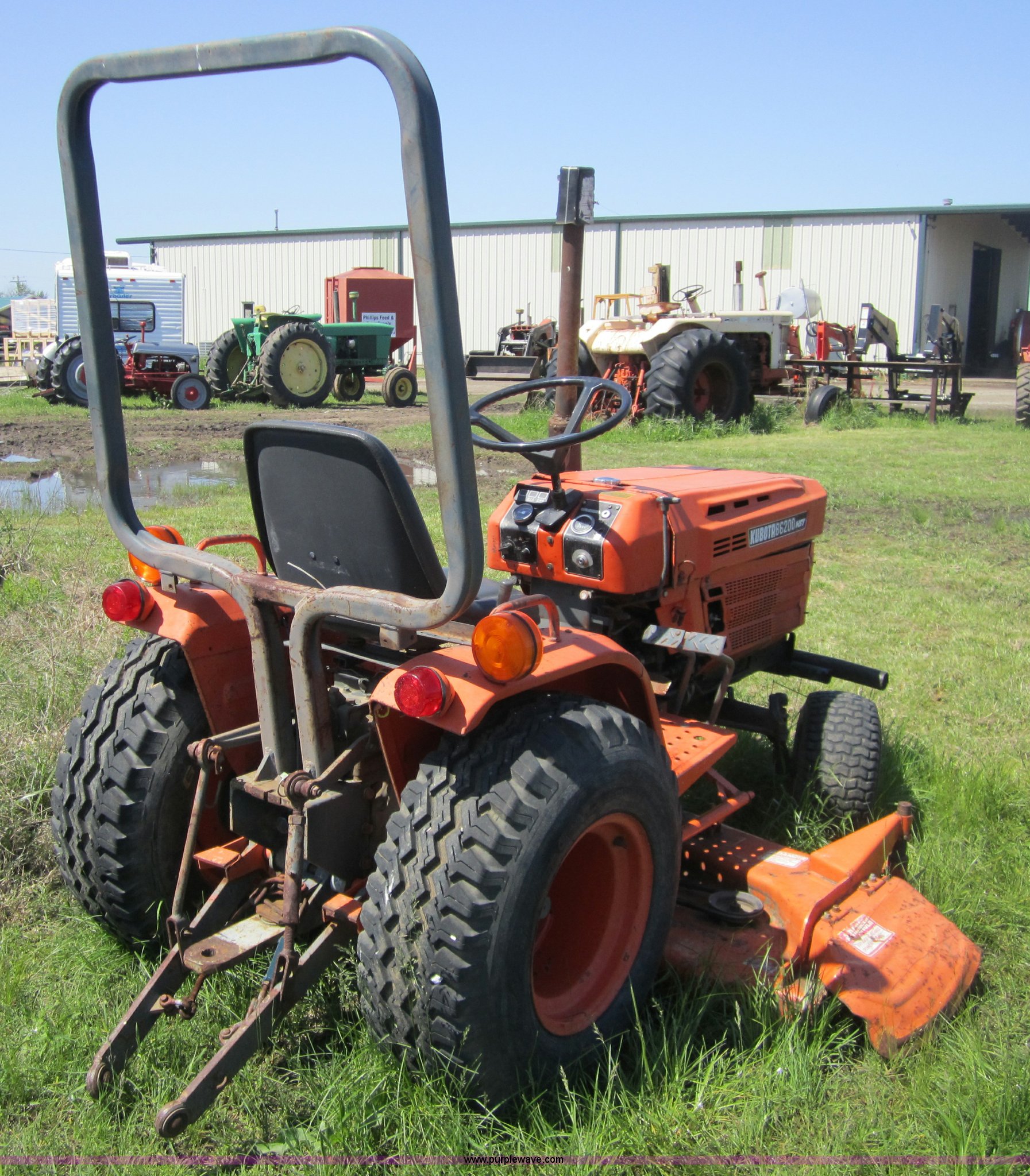 Kubota B6200 HST lawn tractor in Vinita, OK Item 3688 sold Purple Wave