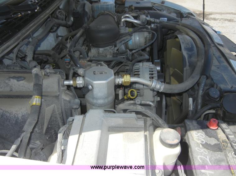 image for item 2222 2001 Chevrolet S10 pickup truck