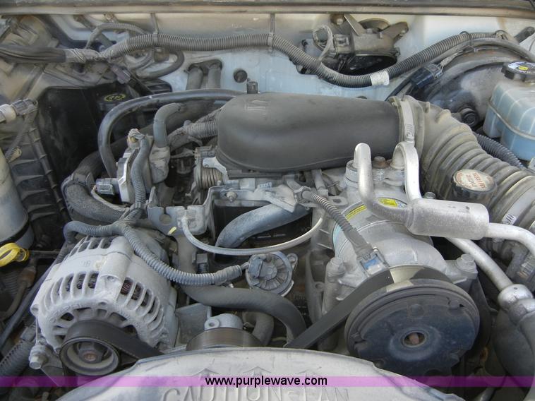 image for item 2222 2001 Chevrolet S10 pickup truck