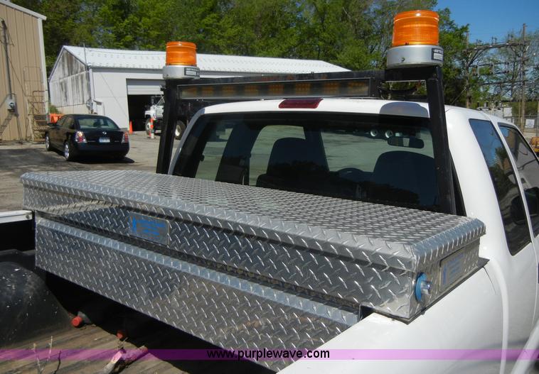 image for item 2222 2001 Chevrolet S10 pickup truck