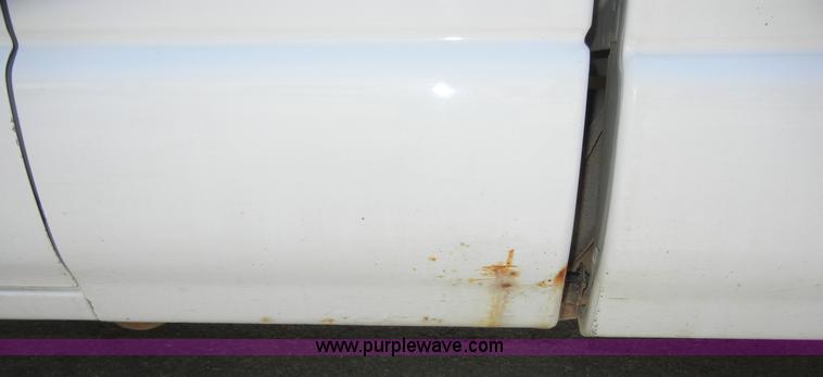 image for item 2222 2001 Chevrolet S10 pickup truck