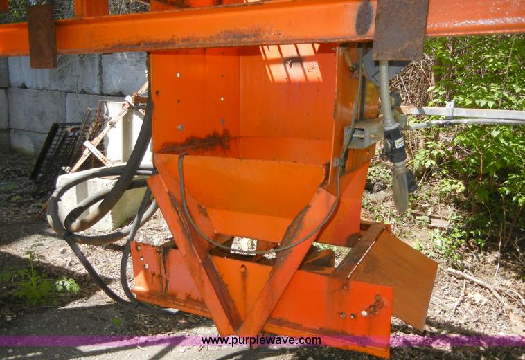 image for item 2223 1999 Swenson salt/sand spreader