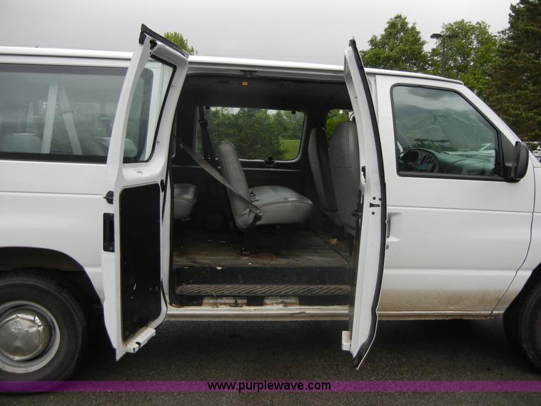 image for item 2328 1998 Ford E350 Club Wagon van