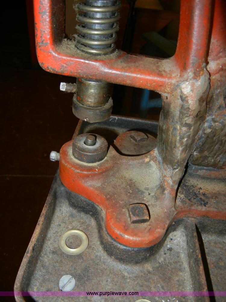 image for item 2330 Assorted shop equipment