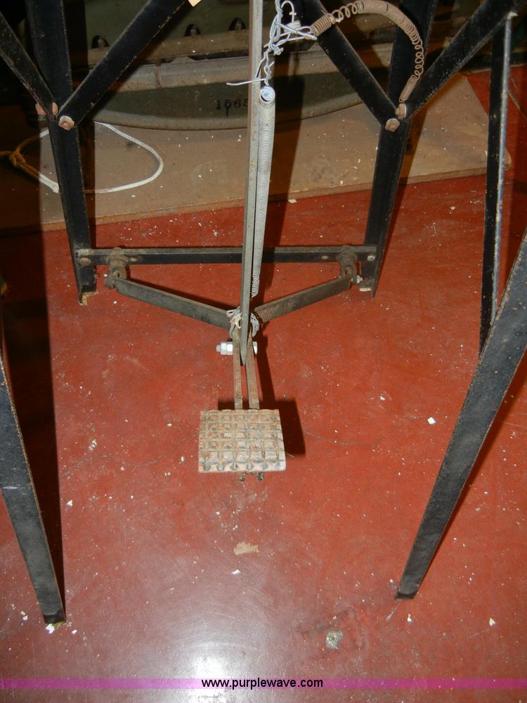 image for item 2330 Assorted shop equipment