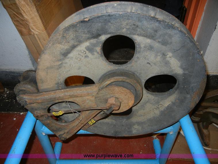 image for item 2330 Assorted shop equipment