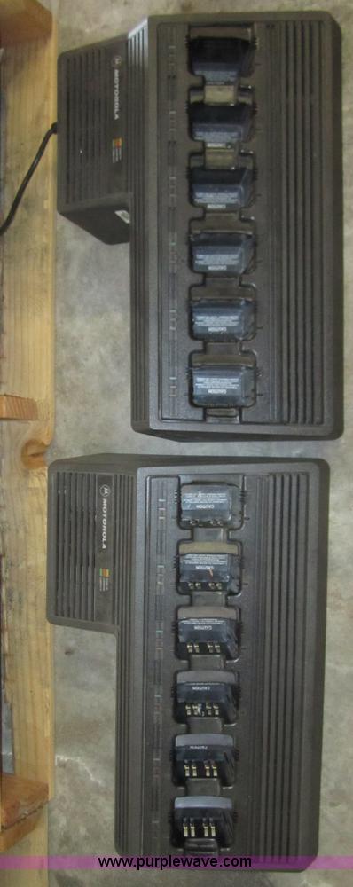 image for item 3040 Assorted radio equipment