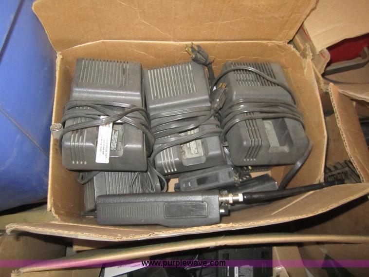image for item 3040 Assorted radio equipment