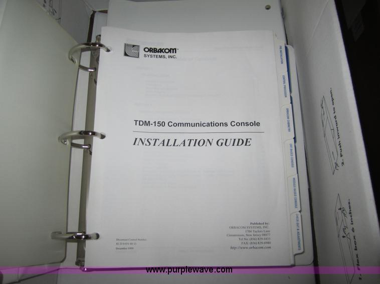 image for item 3040 Assorted radio equipment