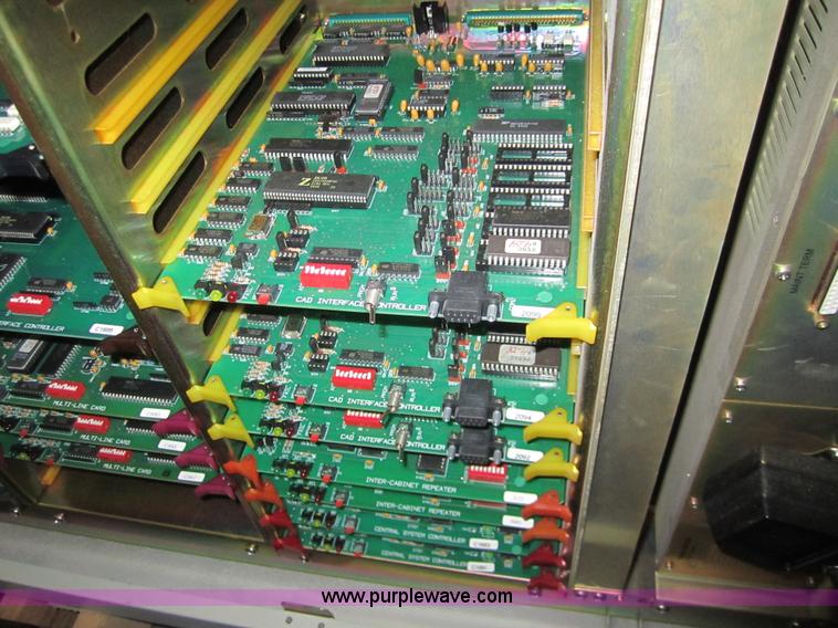 image for item 3040 Assorted radio equipment