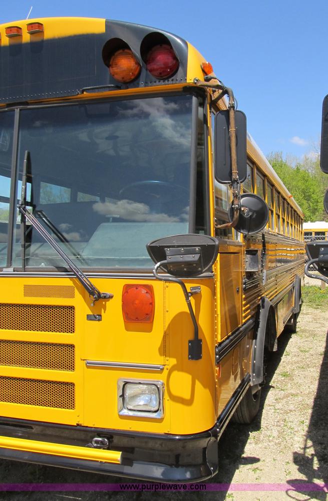 image for item 4141 2001 Thomas Built school bus