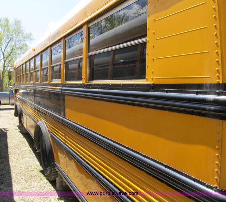 image for item 4141 2001 Thomas Built school bus