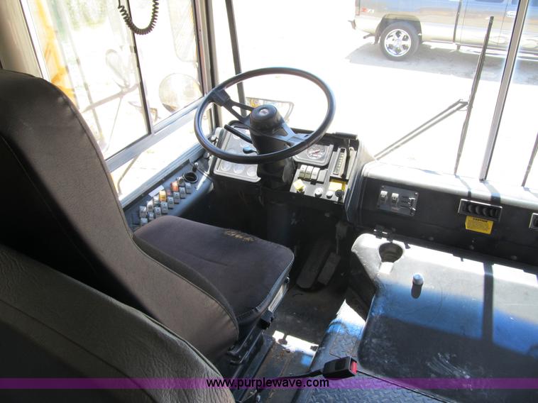 image for item 4141 2001 Thomas Built school bus