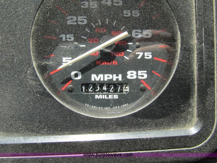 image for item 4141 2001 Thomas Built school bus