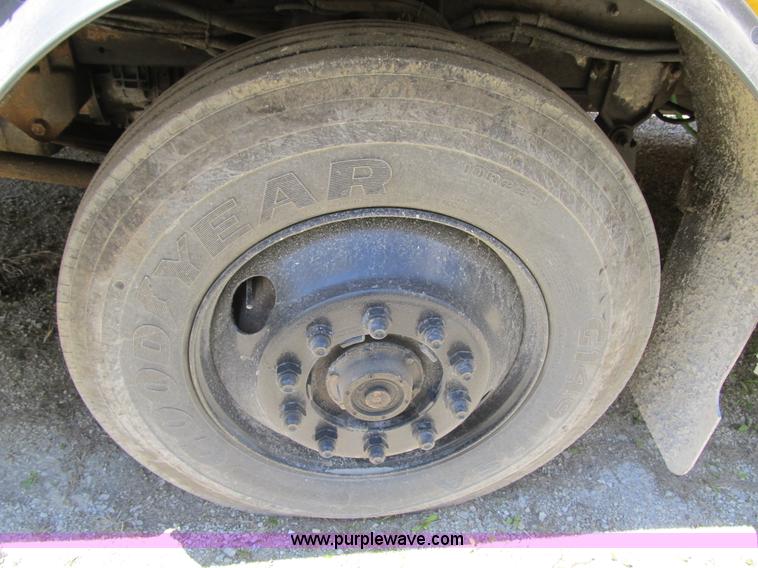 image for item 4142 2001 Thomas Built school bus