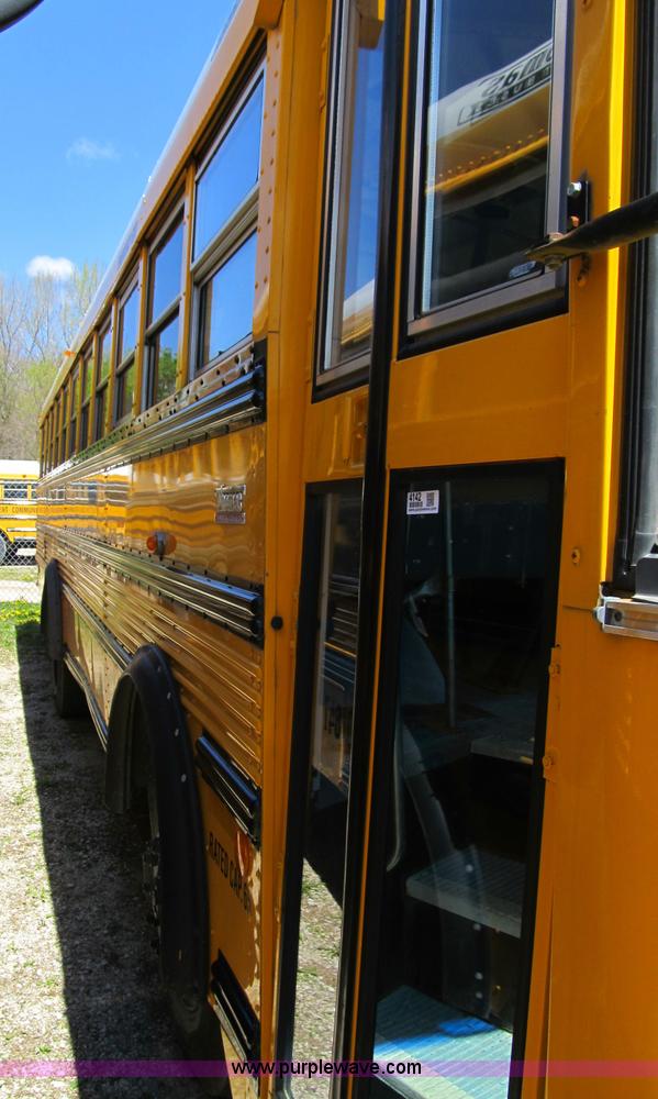 image for item 4142 2001 Thomas Built school bus