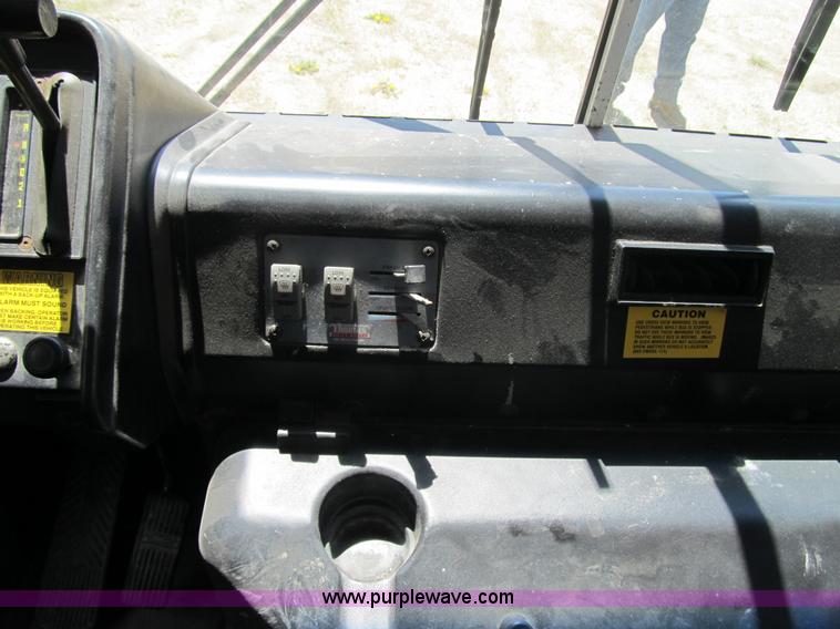 image for item 4142 2001 Thomas Built school bus