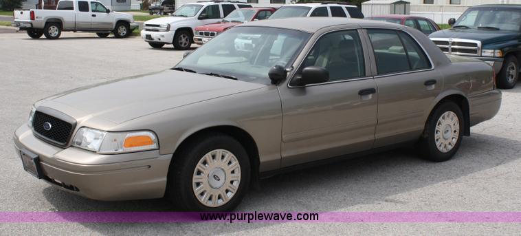 image for item 4858 2005 Ford Crown Victoria Police Interceptor