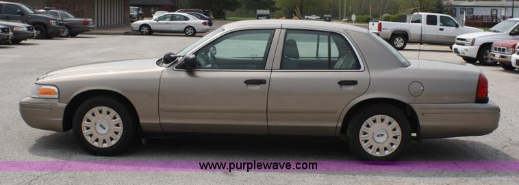 image for item 4858 2005 Ford Crown Victoria Police Interceptor