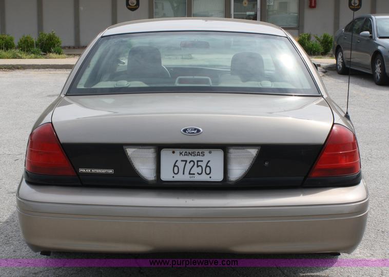 image for item 4858 2005 Ford Crown Victoria Police Interceptor