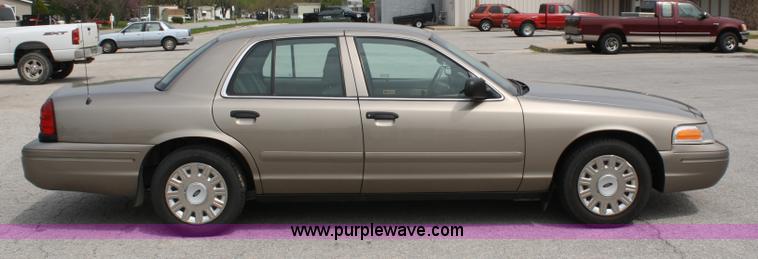image for item 4858 2005 Ford Crown Victoria Police Interceptor