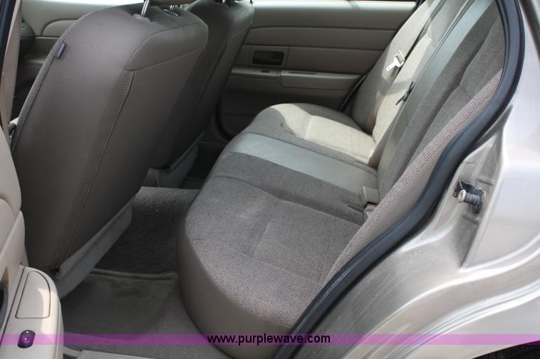 image for item 4858 2005 Ford Crown Victoria Police Interceptor