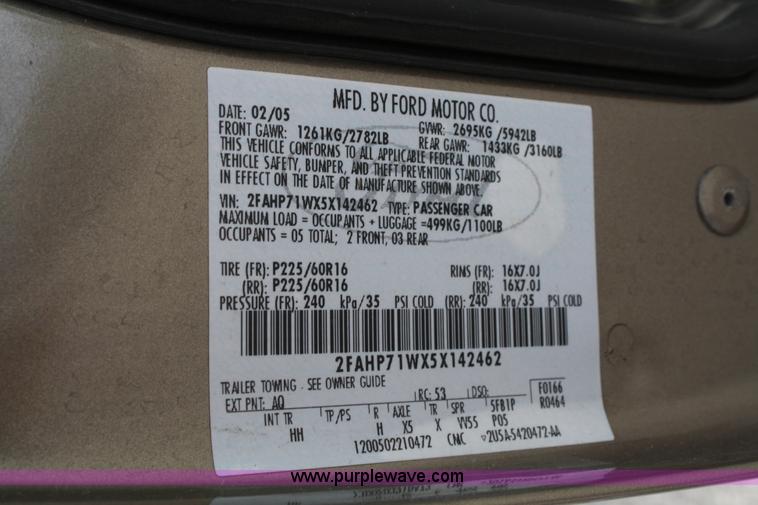 image for item 4858 2005 Ford Crown Victoria Police Interceptor