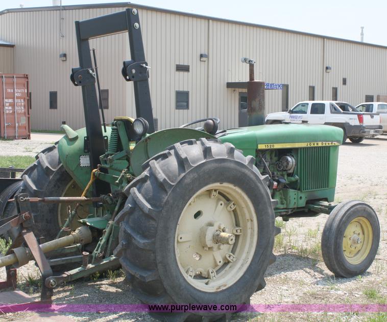 image for item 4979 1970 John Deere 1520 tractor