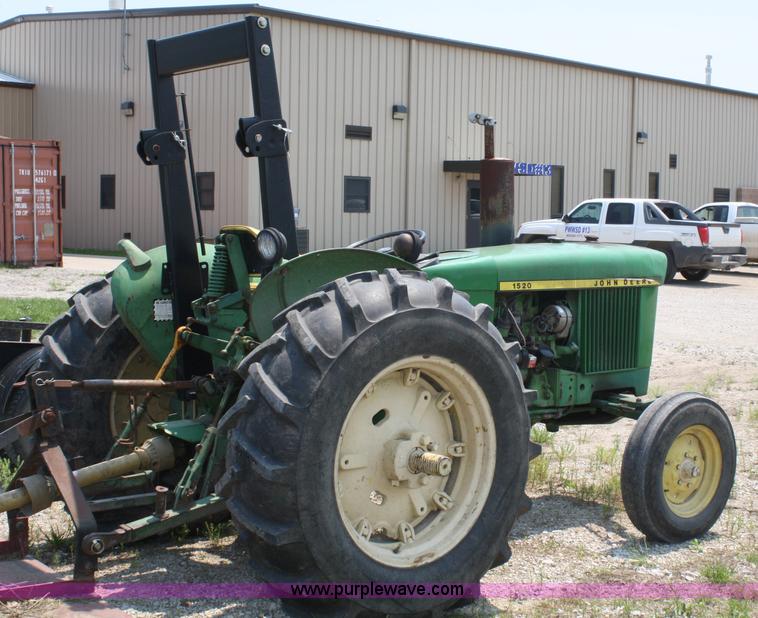image for item 4979 1970 John Deere 1520 tractor
