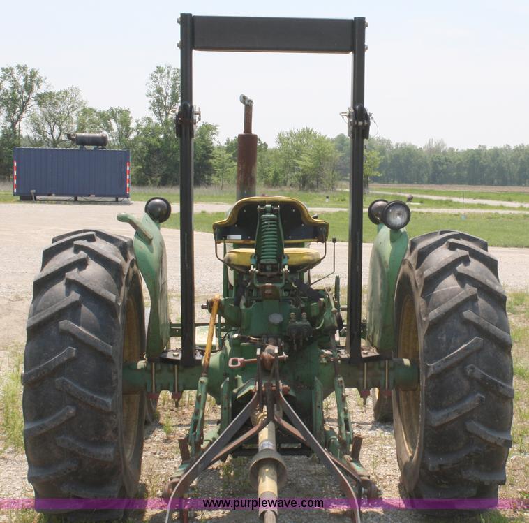 image for item 4979 1970 John Deere 1520 tractor