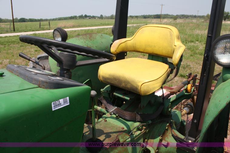 image for item 4979 1970 John Deere 1520 tractor