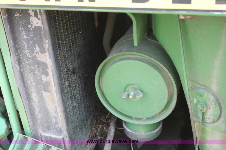 image for item 4979 1970 John Deere 1520 tractor