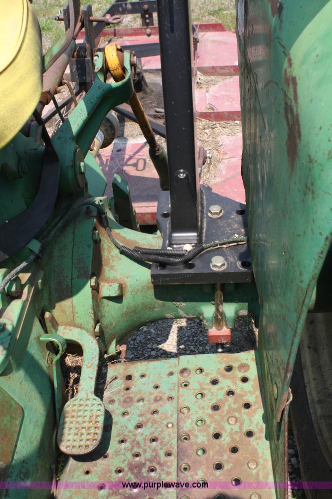image for item 4979 1970 John Deere 1520 tractor